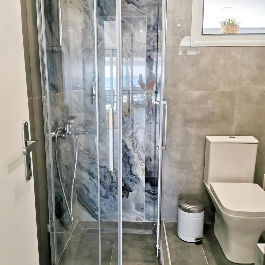 Sea Breeze Luxury Apartment Nea Vrasna